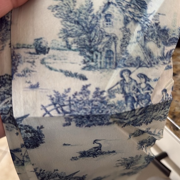 Beautiful Toile Wreath Sash - Picture 4 of 4